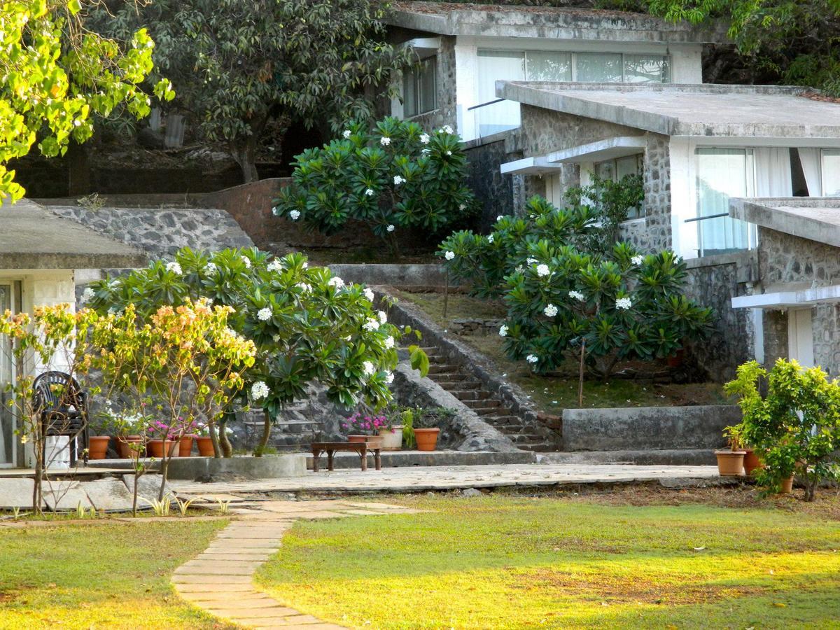 V Resorts Mahua Bagh Murud Nandgaon  ภายนอก รูปภาพ