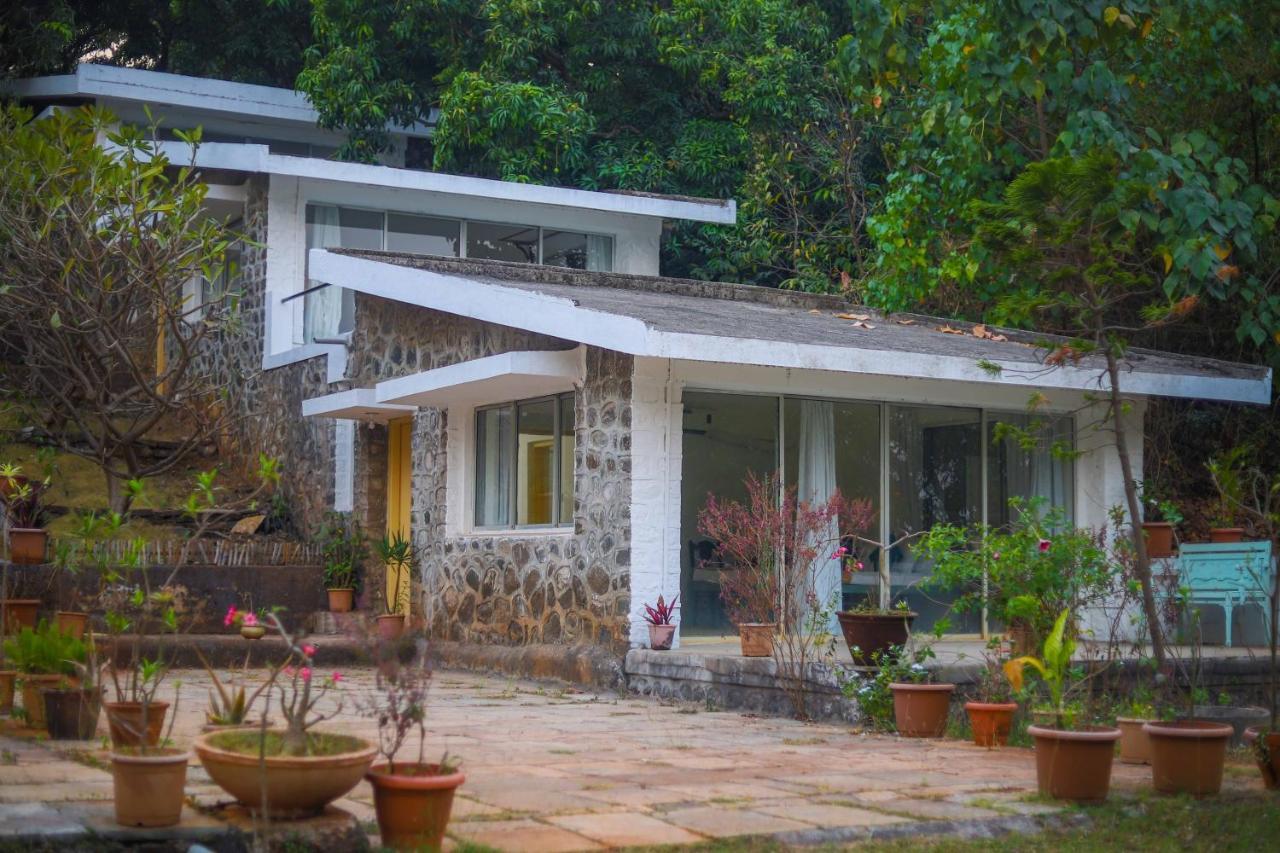 V Resorts Mahua Bagh Murud Nandgaon  ภายนอก รูปภาพ