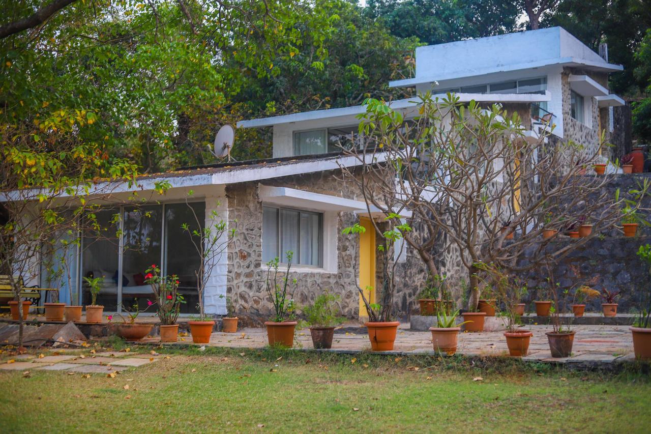 V Resorts Mahua Bagh Murud Nandgaon  ภายนอก รูปภาพ